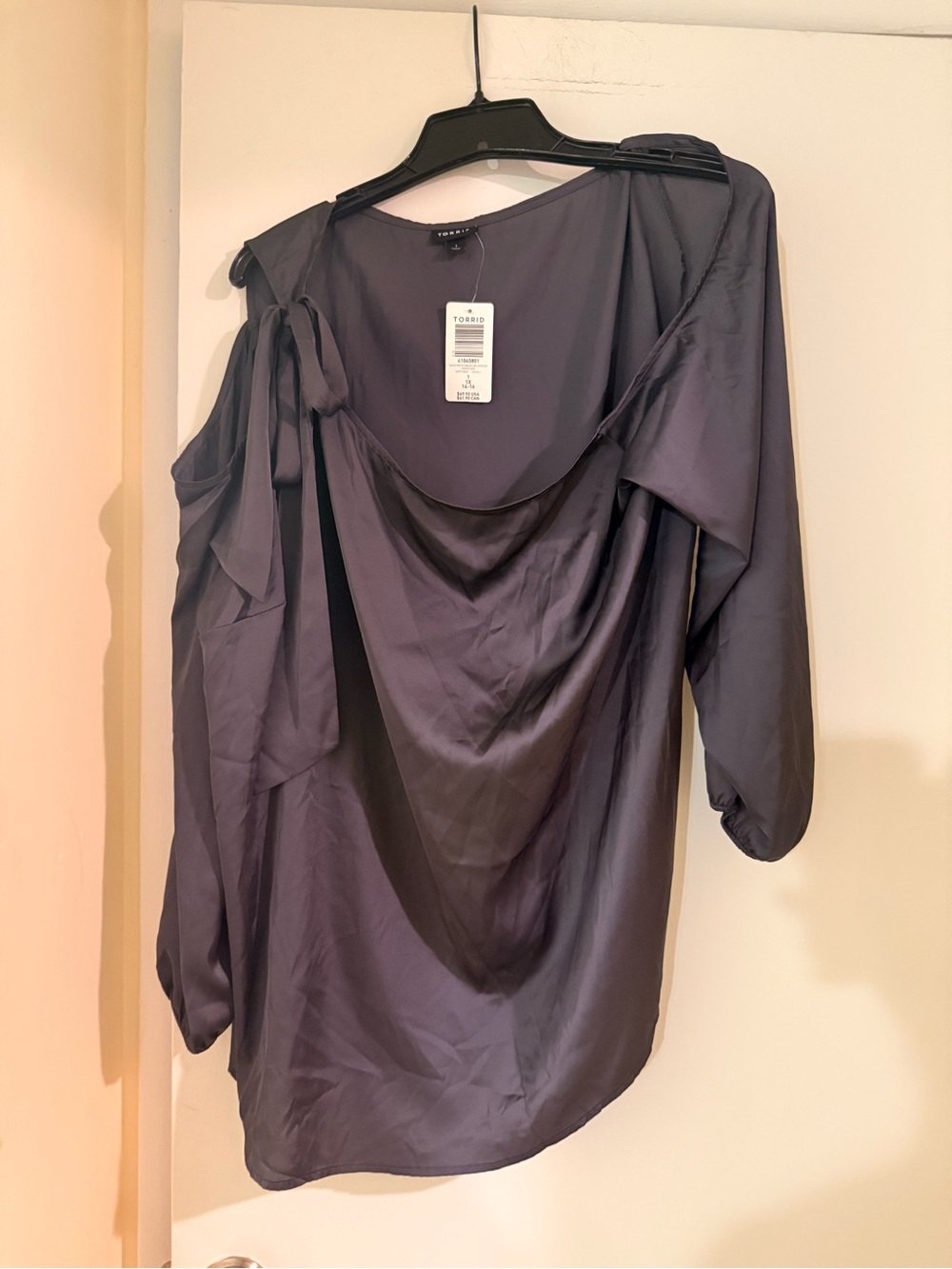 NWT Torrid Satin Tie Front Off Shoulder Blouse Size 1 1X 14-16